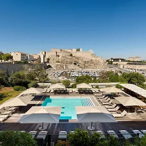 **** Hotel Radisson Blu Vieux Port Francia